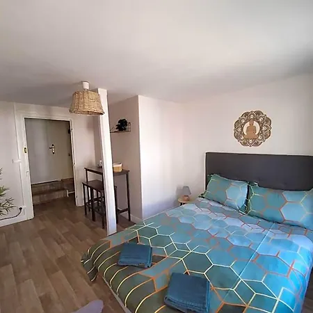 Hotel apartamentowy Independante Au Relais Normand